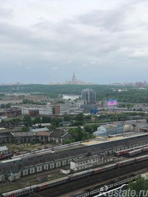 Продажа 5-комн квартиры на вторичном рынке Резервный проезд,  д. 4