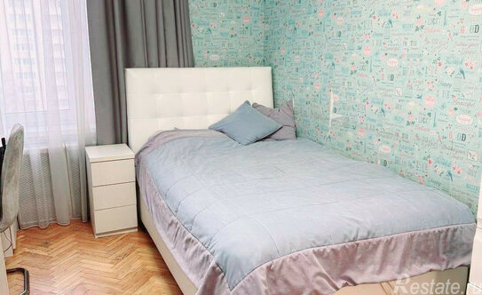 Продажа 2-комн квартиры на вторичном рынке Крестовский 2-й пер,  д. 4