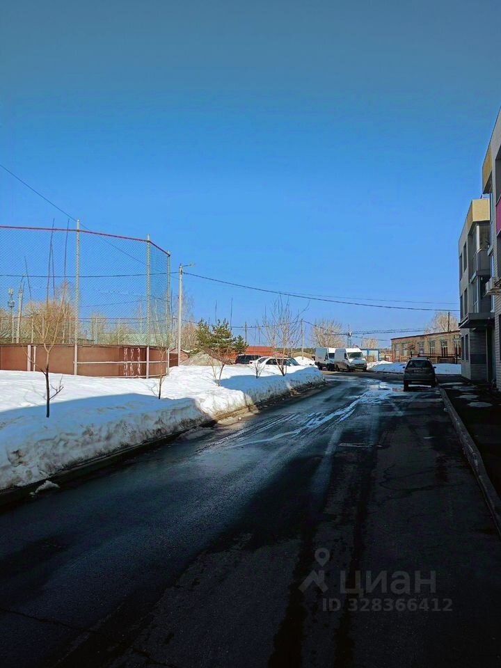Продажа 2-комн квартиры на вторичном рынке пос. Рыбхоз, улица Ромашковая, 63к2