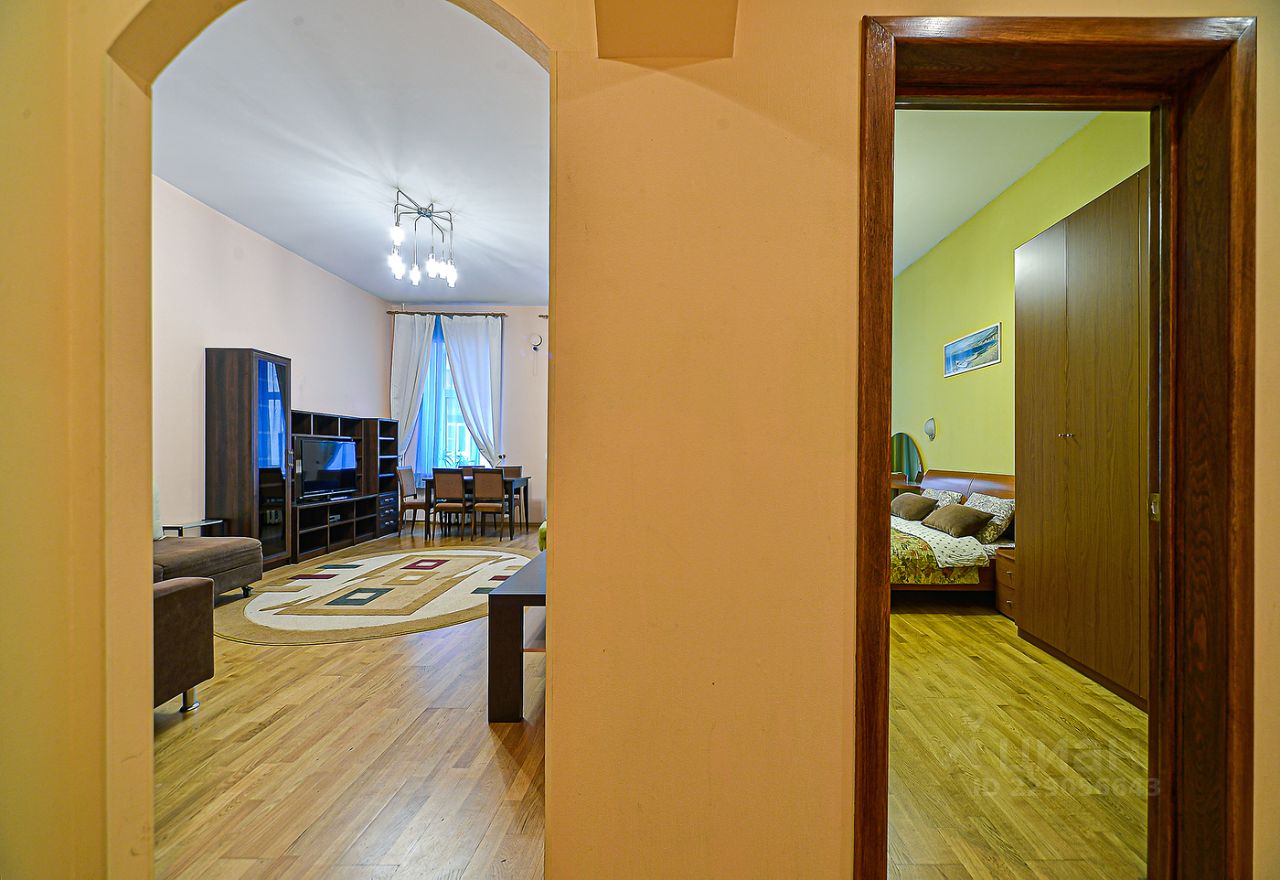 Аренда 2-комн квартиры на вторичном рынке набережная Реки Мойки, 30