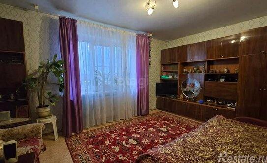 Продажа 1-комн квартиры на вторичном рынке Киришский район, улица Строителей,  д. 46