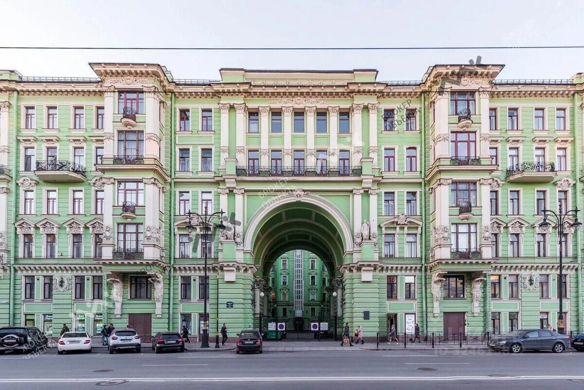 Продажа 6-комн квартиры на вторичном рынке Кирочная улица, 32-34