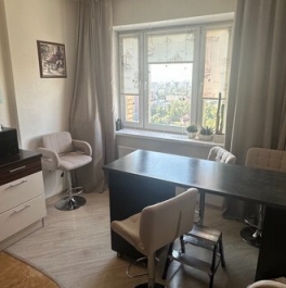 Продажа 2-комн квартиры на вторичном рынке улица Есенина,  д. 1 к1