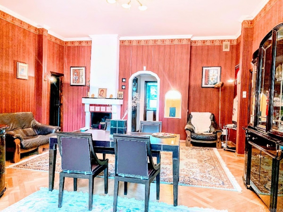 Продажа 4-комн квартиры на вторичном рынке Козловский Б. пер,  д. 12