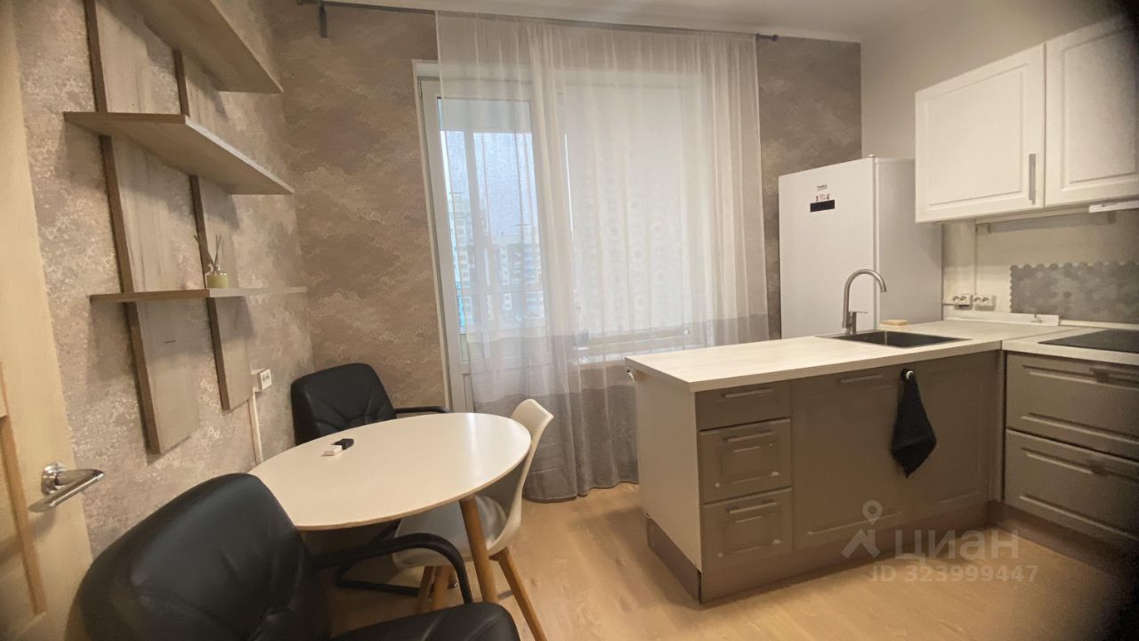 Аренда 1-комн квартиры на вторичном рынке Комендантский проспект, 64к1