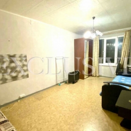 Продажа 1-комн квартиры на вторичном рынке улица Мусы Джалиля,  д. 27 к1