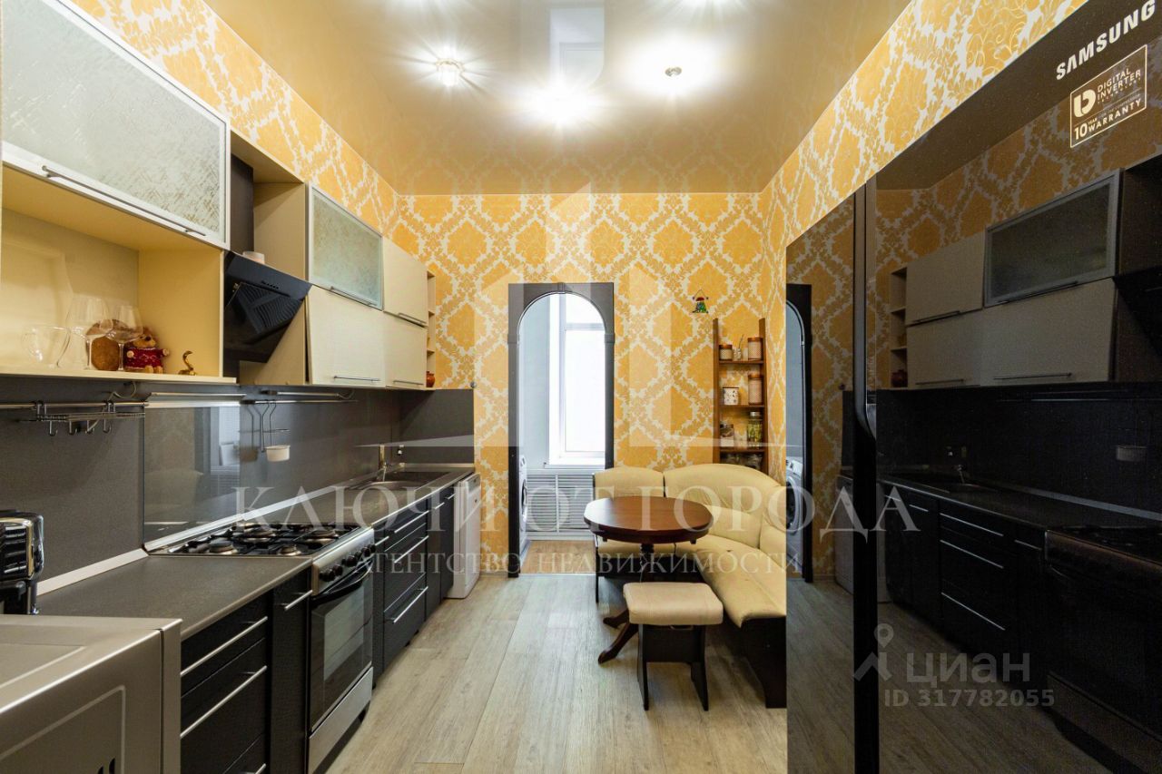 Продажа 3-комн квартиры на вторичном рынке 15-я Васильевского острова линия, 34