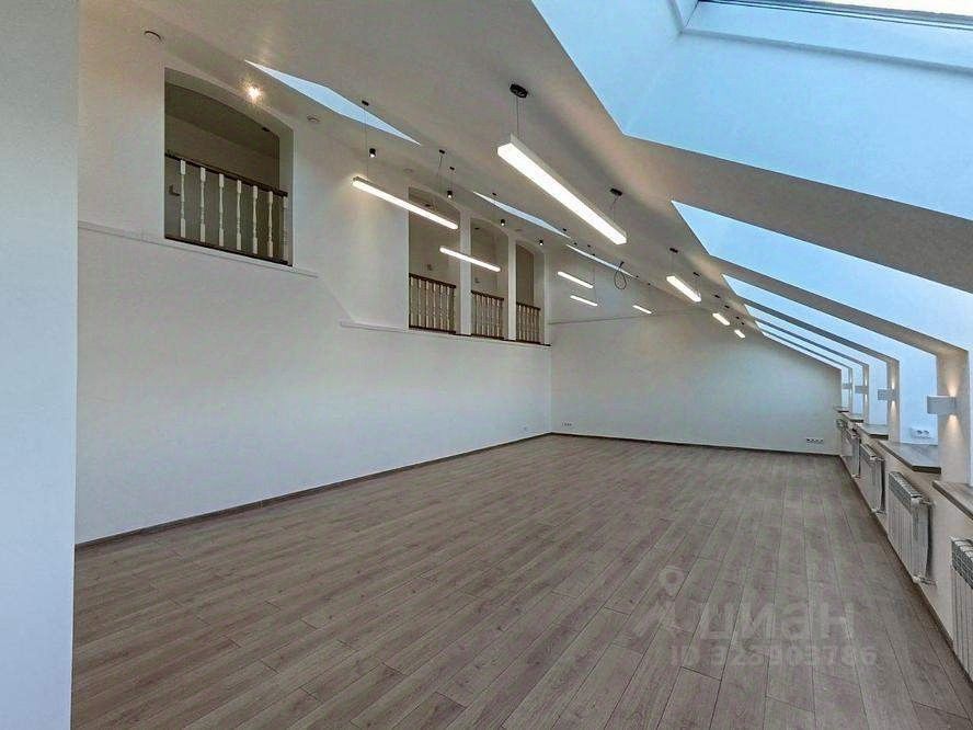 Продажа 4-комн квартиры на вторичном рынке Дворцовая набережная, 22