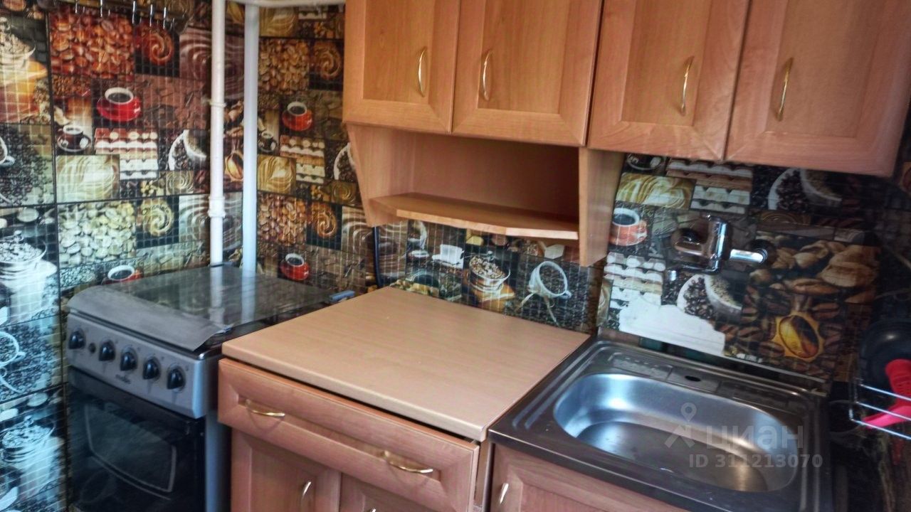 Продажа комнаты Ломоносов, Александровская улица, 31
