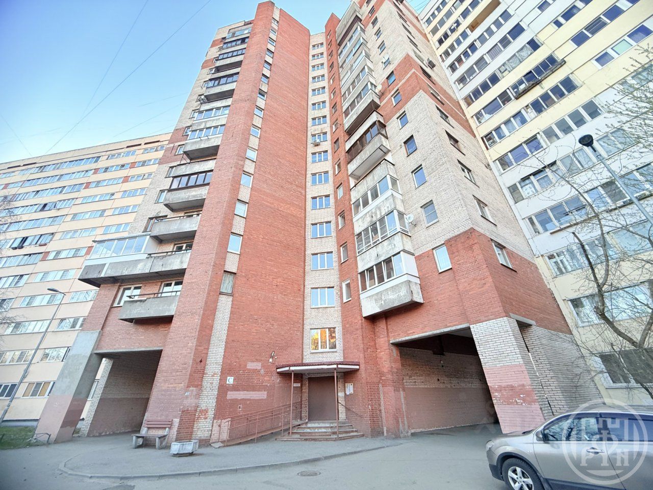 Продажа 1-комн квартиры на вторичном рынке проспект Стачек, 105К2