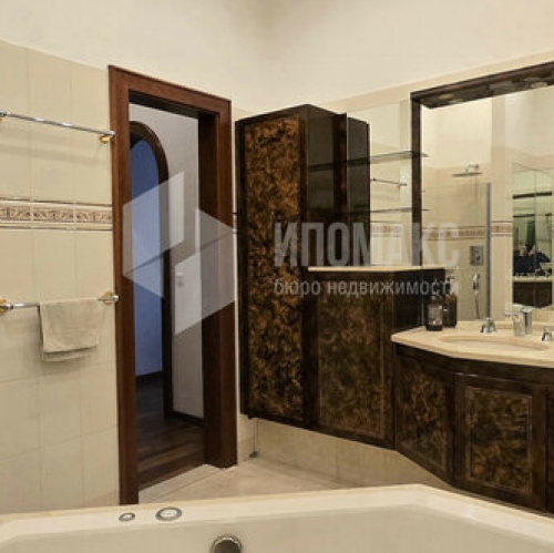 2-комн квартира улица Спиридоновка