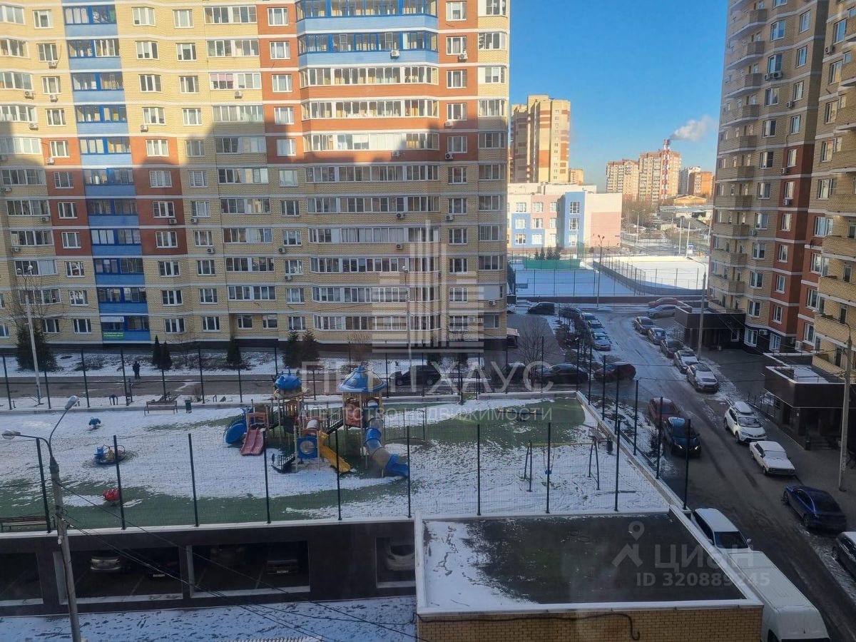 Продажа 3-комн квартиры на вторичном рынке Западный мкр, улица Лунная, 35