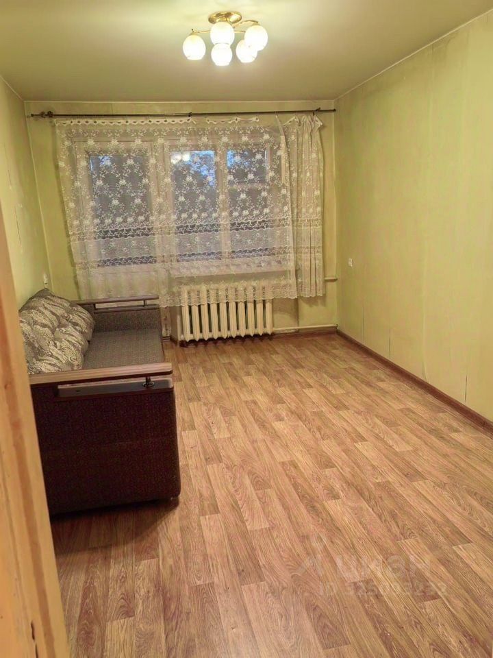 Продажа 2-комн квартиры на вторичном рынке Зеленоградский пгт, улица Островского, 11