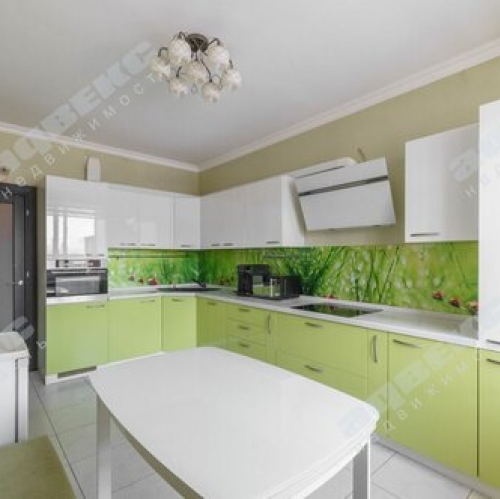 2-комн квартира Композиторов ул,  д. 18