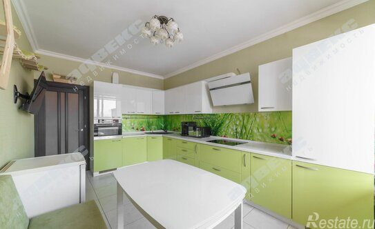 Продажа 2-комн квартиры на вторичном рынке Композиторов ул,  д. 18