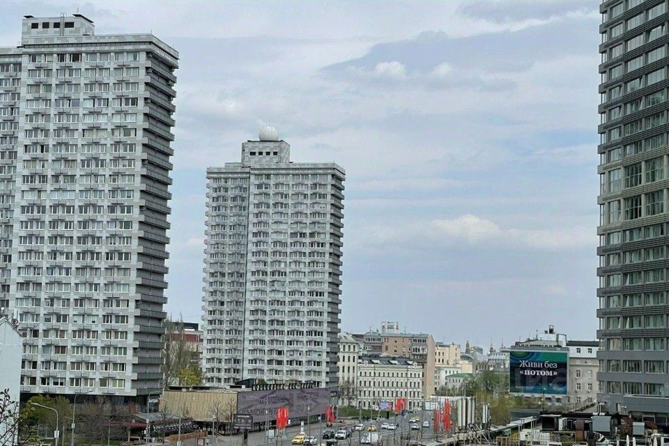 Продажа 4-комн квартиры на вторичном рынке Большой Николопесковский переулок, 12