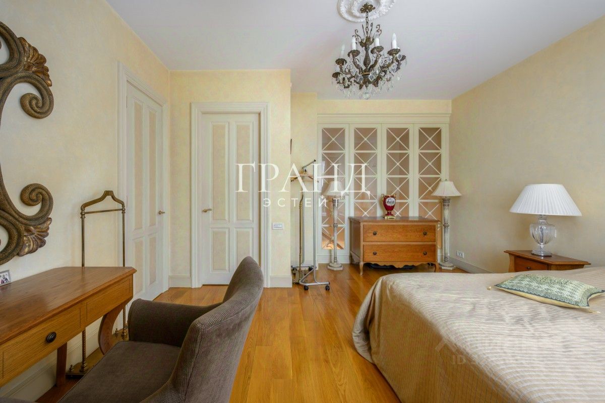 Продажа 2-комн квартиры на вторичном рынке Большая Пионерская улица, 20