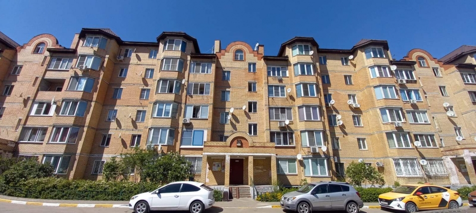 Продажа 2-комн квартиры на вторичном рынке деревня Островцы, Подмосковная улица,  д. 26