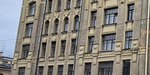 4-комн квартира 14-я Васильевского острова линия, 73