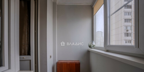 3-комн квартира ул Богданова,  д. 42