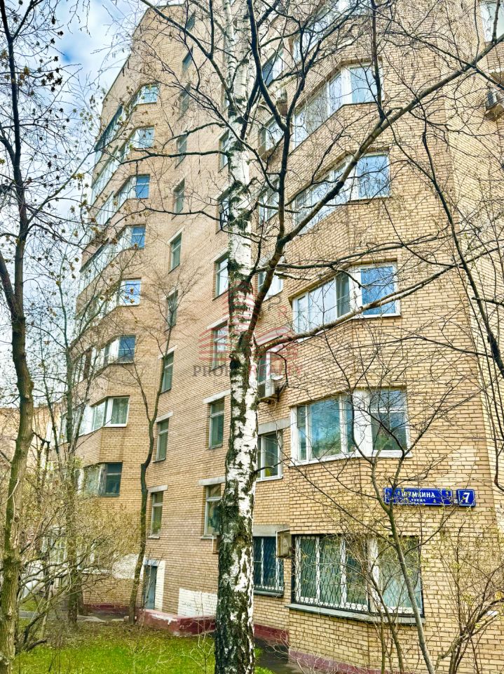 Продажа 3-комн квартиры на вторичном рынке улица Шумкина, 7