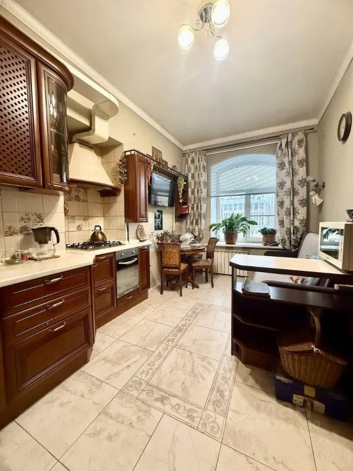 Продажа 2-комн квартиры на вторичном рынке набережная Обводного Канала, 141