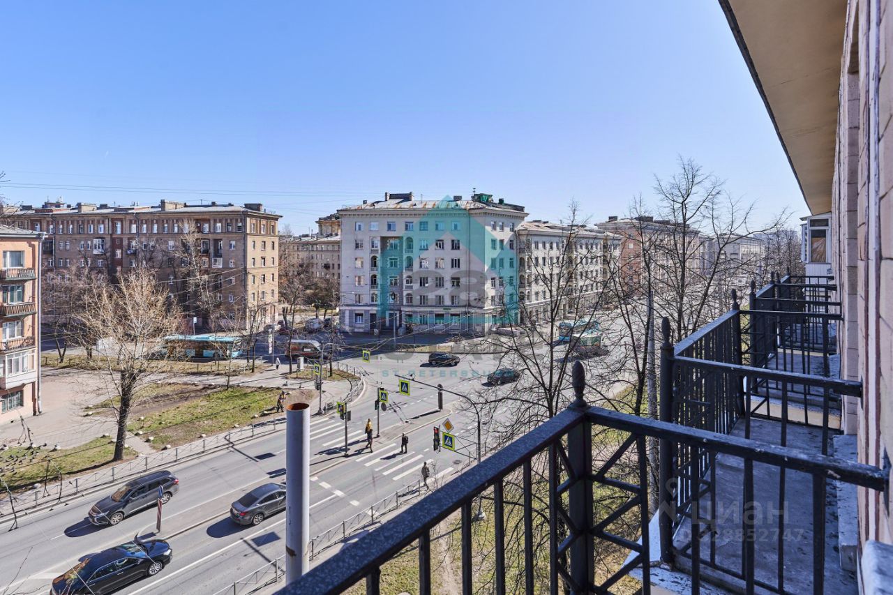 Продажа 2-комн квартиры на вторичном рынке улица Седова, 71
