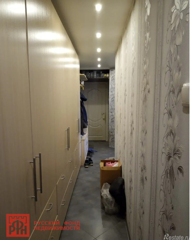 Продажа 3-комн квартиры на вторичном рынке Кронштадт г., Гусева ул. ,  д. 12