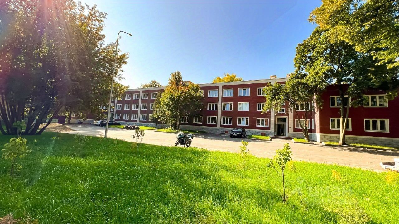 Продажа 1-комн квартиры на вторичном рынке улица Короленко,  д. 5А