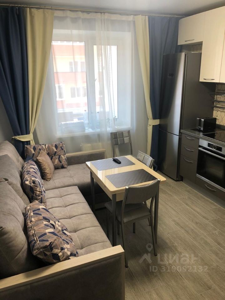 Продажа 1-комн квартиры на вторичном рынке Константа тер., с. Константиново, 5