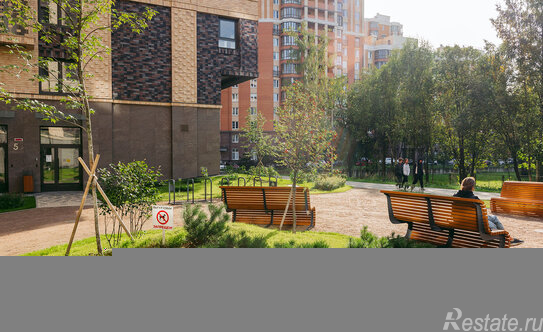 Продажа 2-комн квартиры на вторичном рынке Лиственная улица,  д. 20 к2 с1