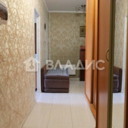 Продажа 1-комн квартиры на вторичном рынке Детская, Школьная улица,  д. 1