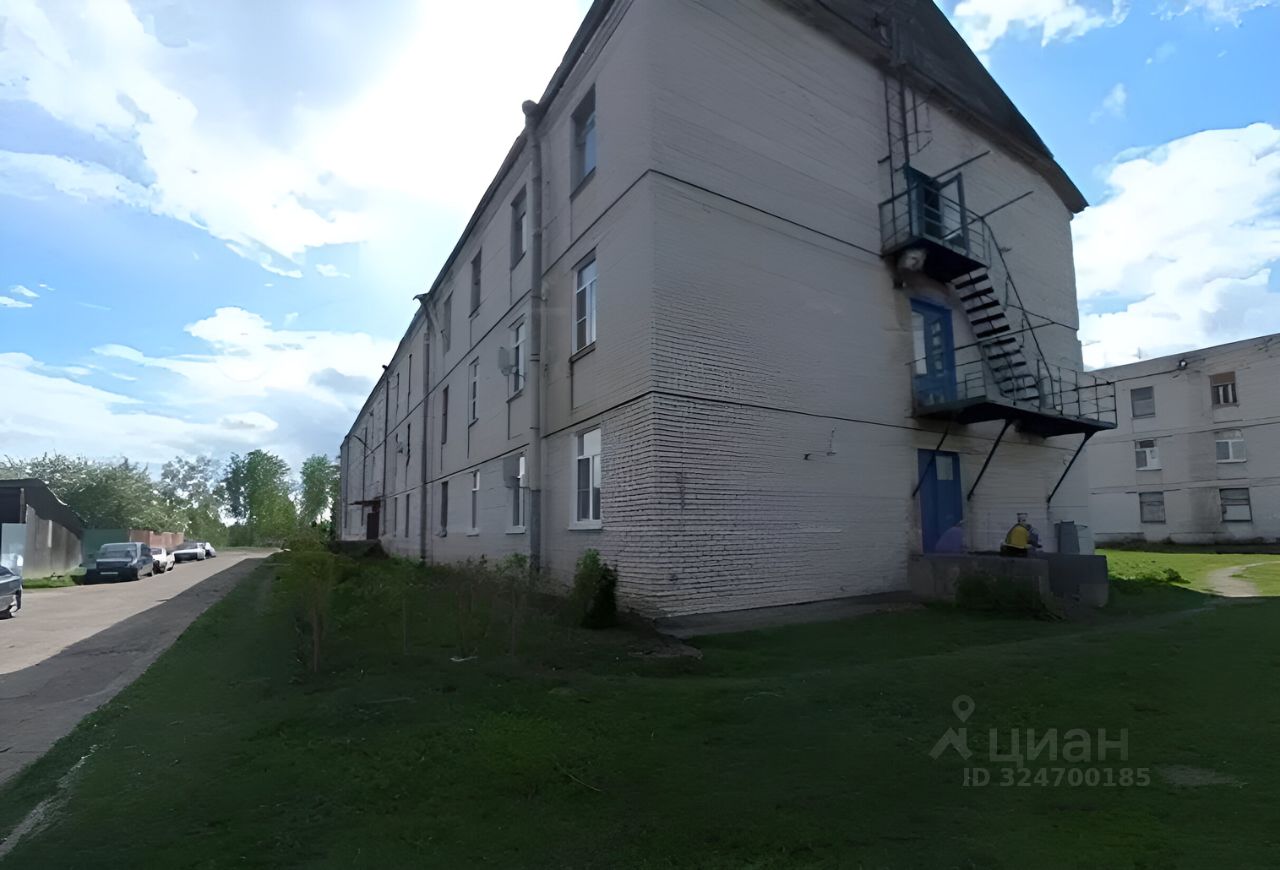 Продажа 3-комн квартиры на вторичном рынке пос. Обуховец, 1