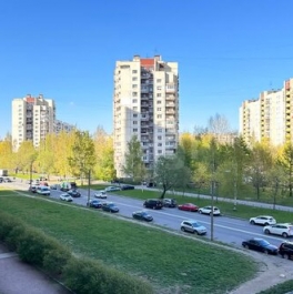 Продажа 3-комн квартиры на вторичном рынке Композиторов ул,  д. 12,  к. Б