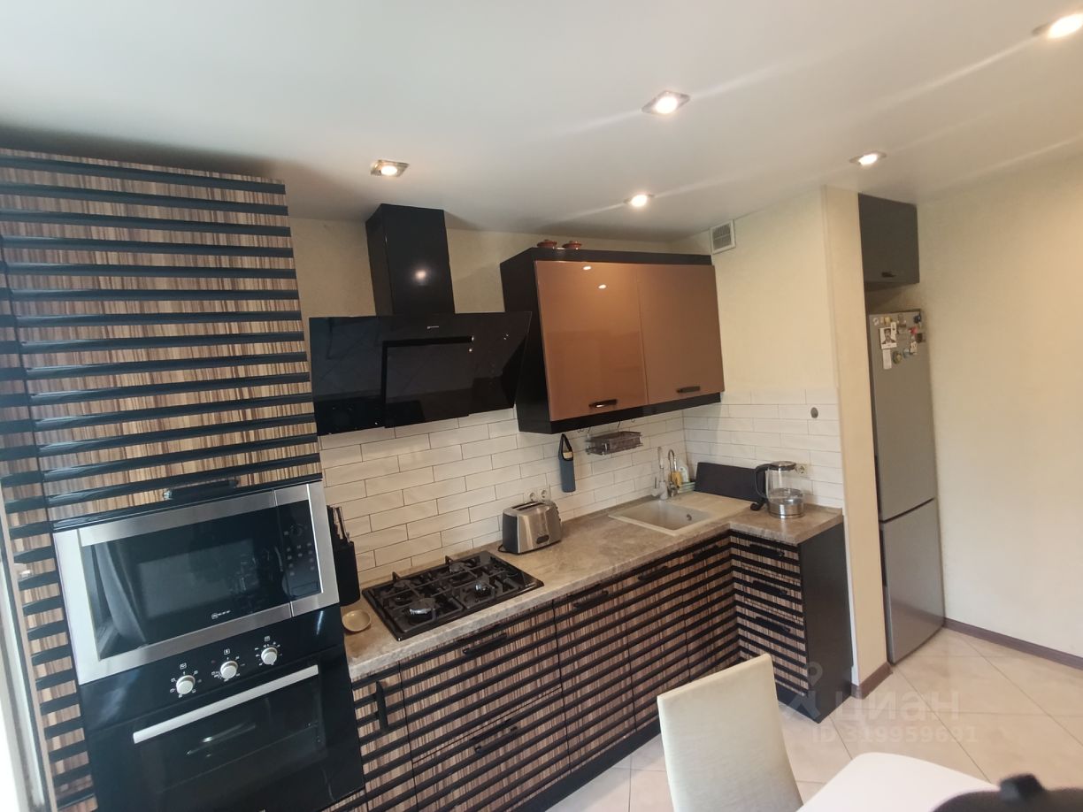 Продажа 3-комн квартиры на вторичном рынке Раменское, улица Чугунова, 24