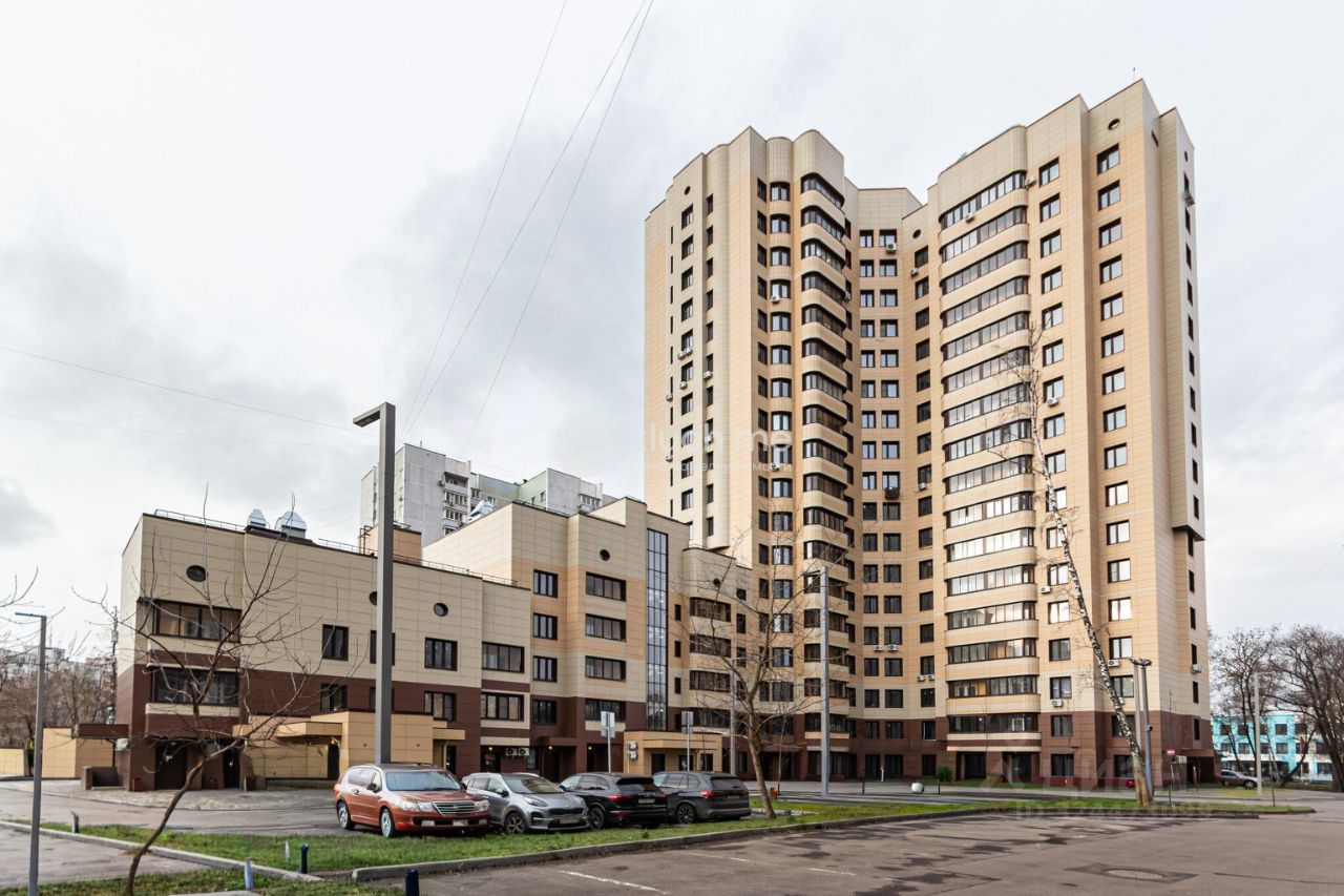Продажа 4-комн квартиры на вторичном рынке улица Малыгина, 12А