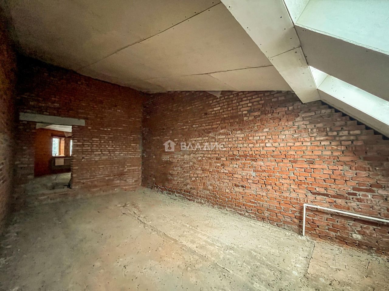 Продажа 3-комн квартиры на вторичном рынке с. Акатьево, улица Юбилейная, 21