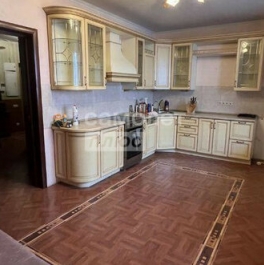 Продажа 3-комн квартиры на вторичном рынке Широкая улица