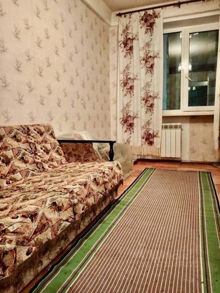 Продажа 3-комн квартиры на вторичном рынке проспект Наставников, 47К2