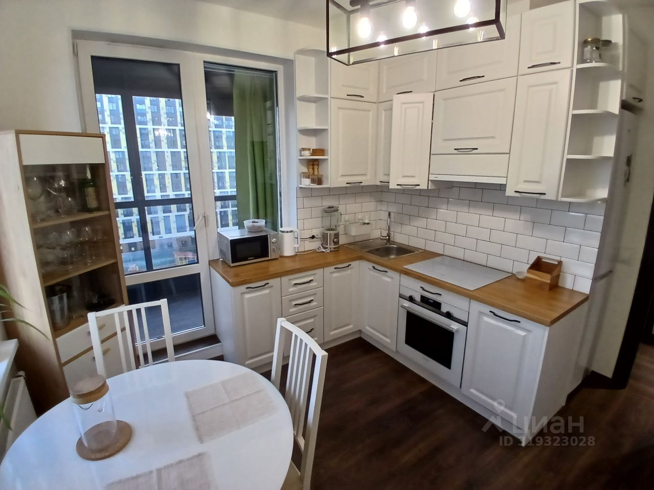 Продажа 2-комн квартиры на вторичном рынке улица Ультрамариновая, 8