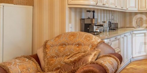 4-комн квартира улица Коминтерна, 13/4