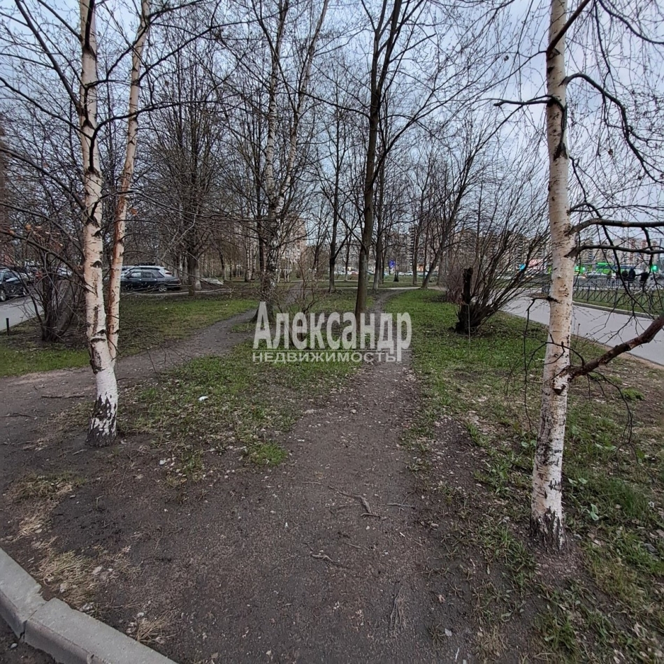 Продажа 1-комн квартиры на вторичном рынке Российский просп.,  д. 3,  к. 1