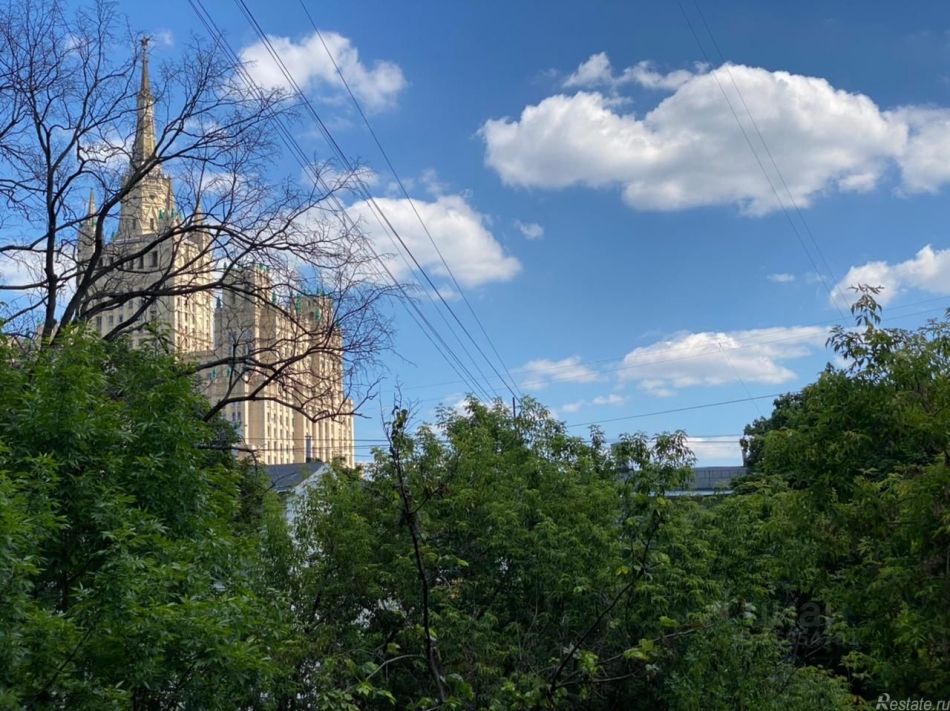 Аренда 2-комн квартиры на вторичном рынке Предтеченский Верхн. пер,  д. 6