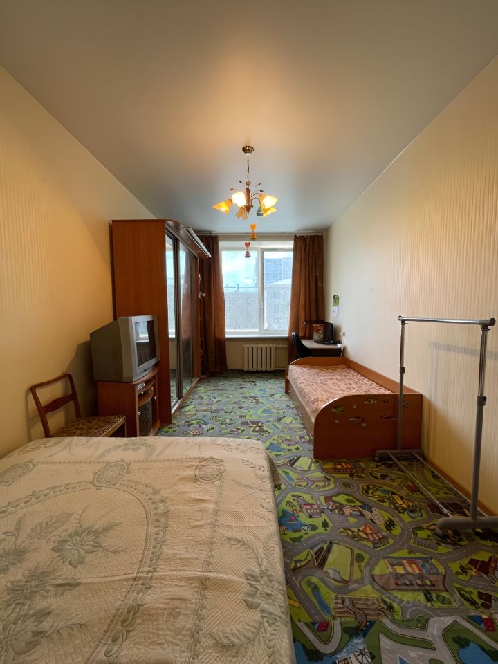 Продажа 3-комн квартиры на вторичном рынке проспект Стачек, 90