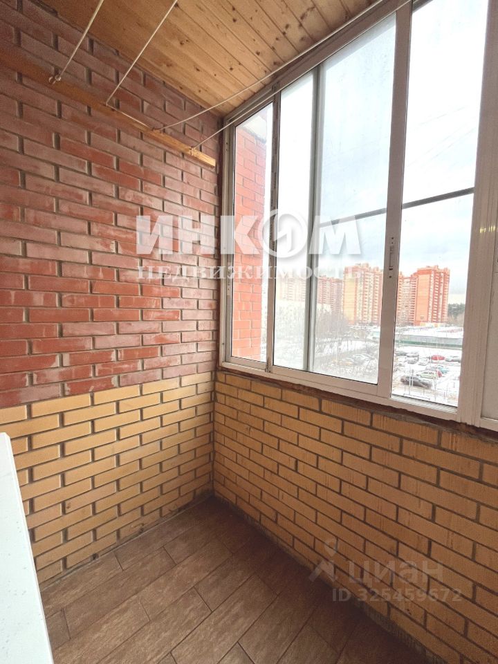 Продажа 1-комн квартиры на вторичном рынке Западный мкр, Октябрьский пгт, улица Спортивная, 1
