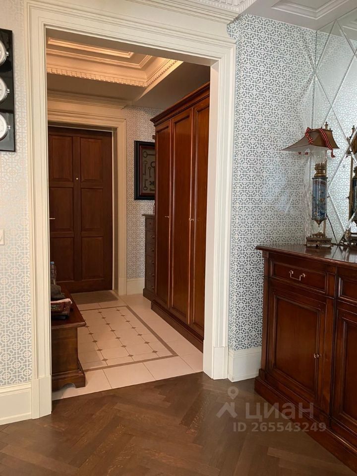 Продажа 3-комн квартиры на вторичном рынке Большая Монетная улица, 9а