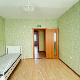 Продажа 3-комн квартиры на вторичном рынке Петергофское ш,  д. 84,  к. 18