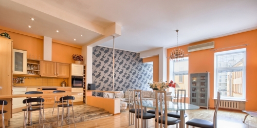 3-комн квартира Большая Конюшенная ул,  д. 13