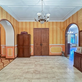 Продажа 6-комн квартиры на вторичном рынке Каменноостровский проспект, 16