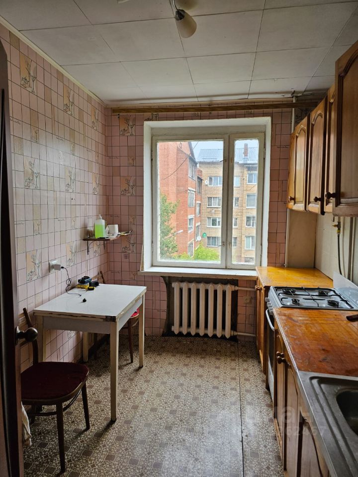 Продажа 2-комн квартиры на вторичном рынке пос. Зверосовхоза, улица Соболиная,  д. 7